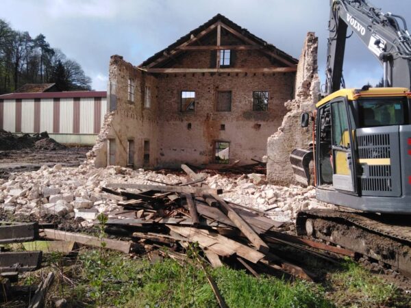 Entreprise de d&eacute;molition, enl&egrave;vement de gravats dans les Vosges Luxeuil-les-Bains 0